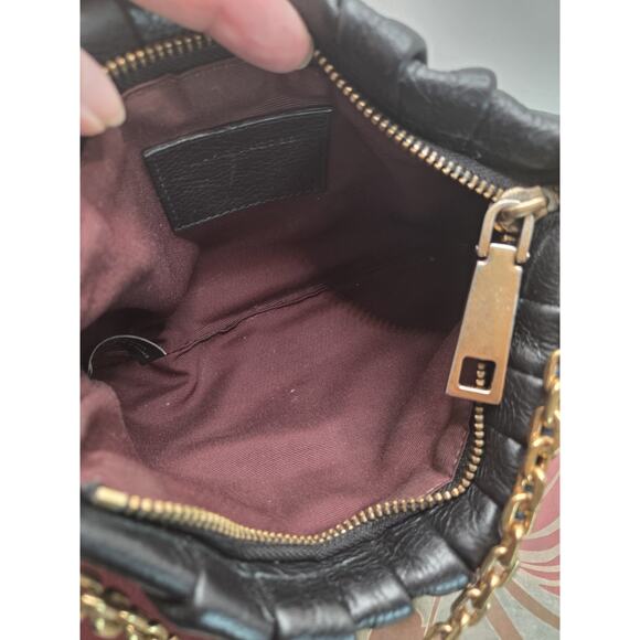 Marc Jacobs Gathered Pouch Crossbody Small Black Leather Bag With Gold Chain - Picture 6 of 9